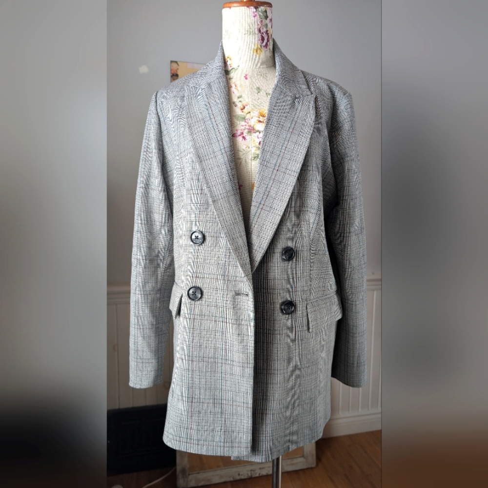 Ricki's‎ Blazer